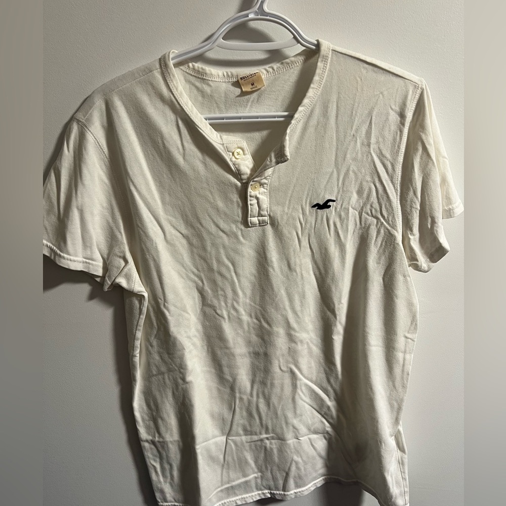 Hollister tshirt
